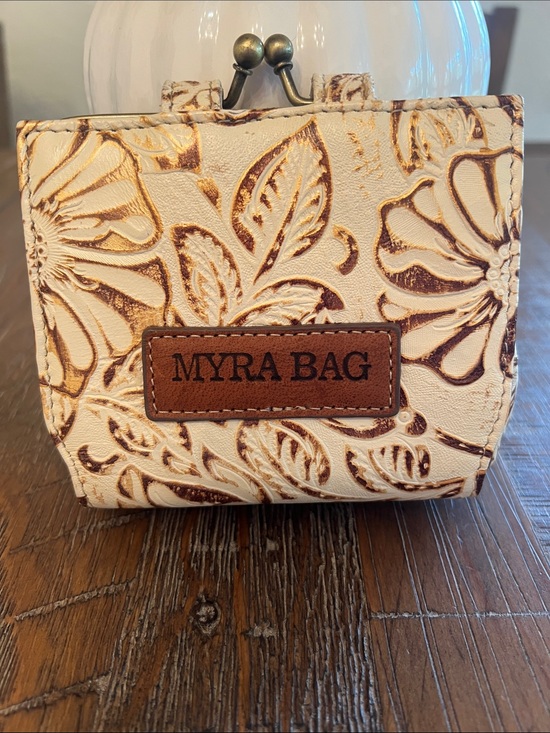 Myra Bag Handbags - Myra Bag Cream and Brown Floral Embossed Coin Leather Wallet
